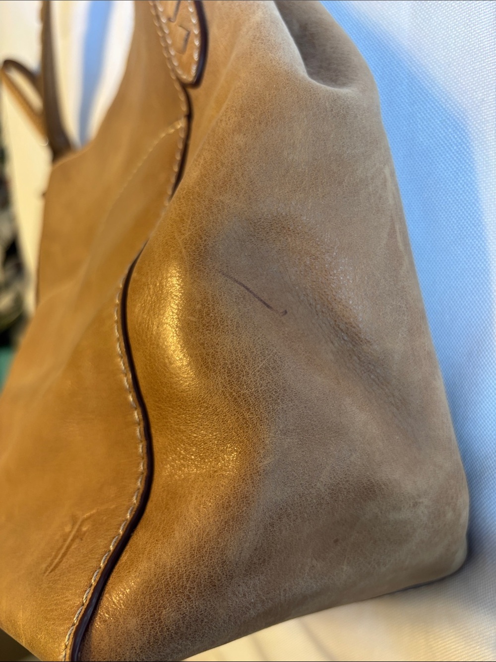 Classic Tan Leather Frye Shoulder Bag - Picture 4 of 14